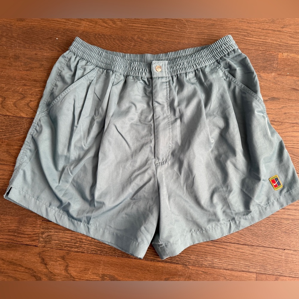 Vintage 90s adidas men’s Temnis Shorts